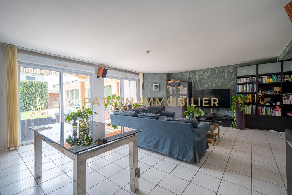 Vente Maison Votre futur maison de famille avec piscine intérieure, cave et grand garage au coeur du village de Civrieux Civrieux