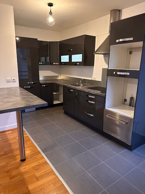   A LOUER APPARTEMENT 3 PIECES Appartement - 2 pi�ce(s) - 43 m�