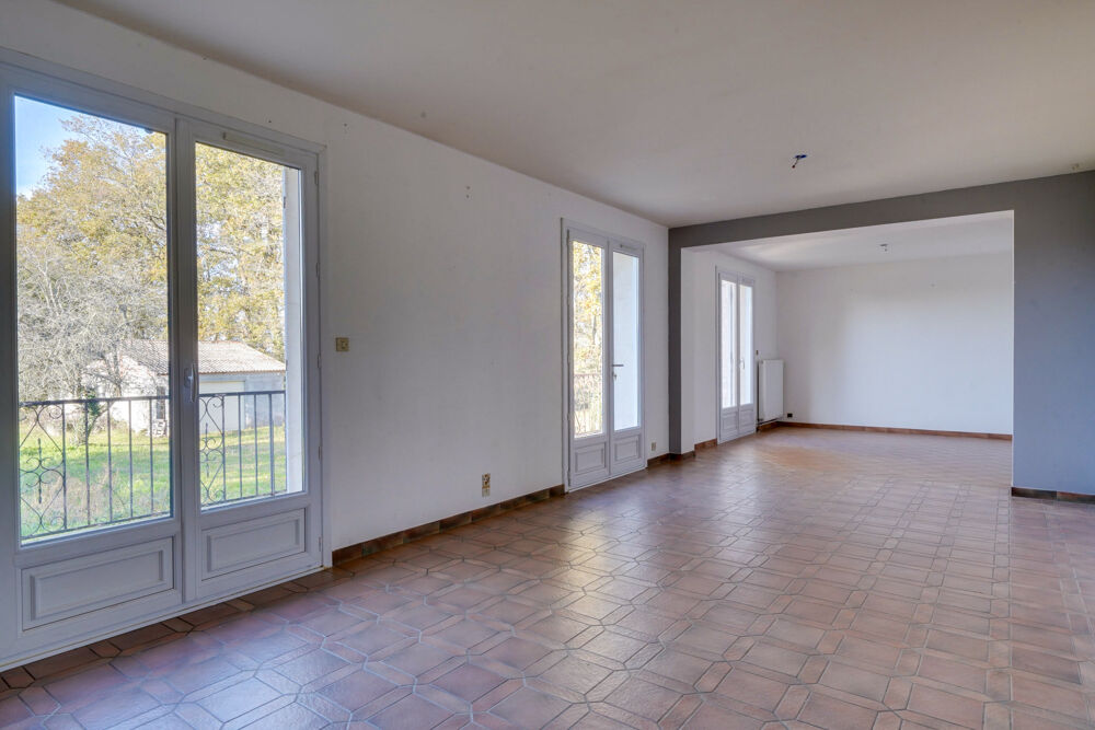 Vente Maison Maison 5 pièces de 125m2 sur parcelle de 1248m2 Cubnezais