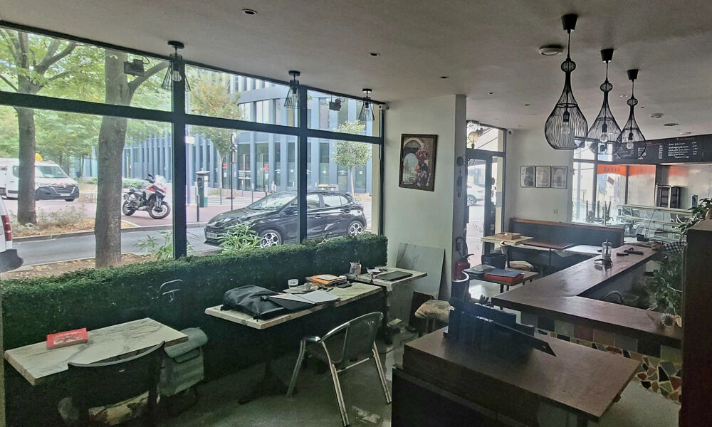  ISSY-LES-MOULINEAUX   LOCAL COMMERCIAL 70 M2   PETITE RESTAURATION   TERRASSE EMPLACEMENT D'ANGLE   FORTE VISI 