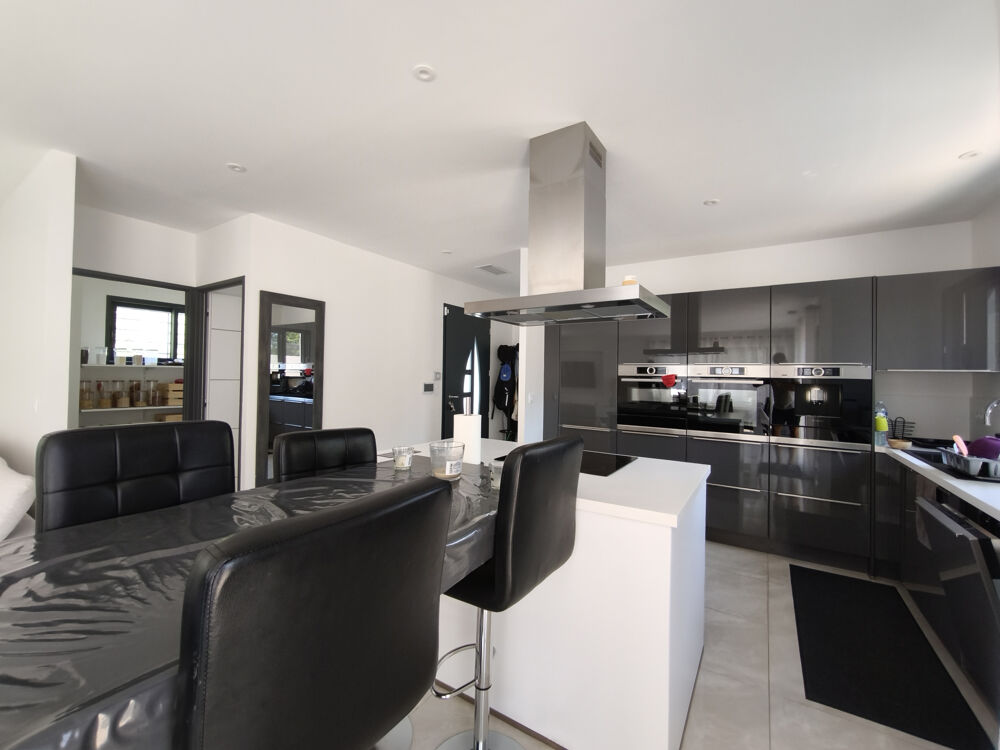 Vente Maison Villa de plain pied de 126m2 sur 550m2 de terrain avec garage Paulhan