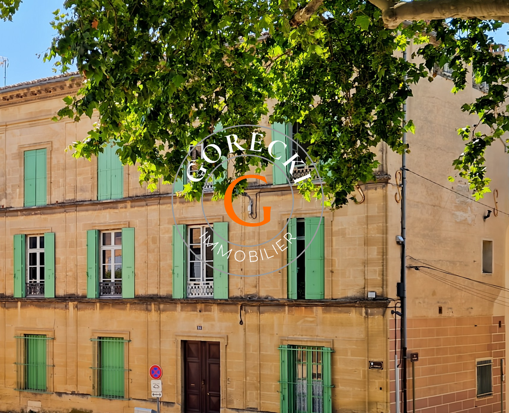 A vendre, grenier à aménager entièrement à 200m de la place aux herbes à Uzès