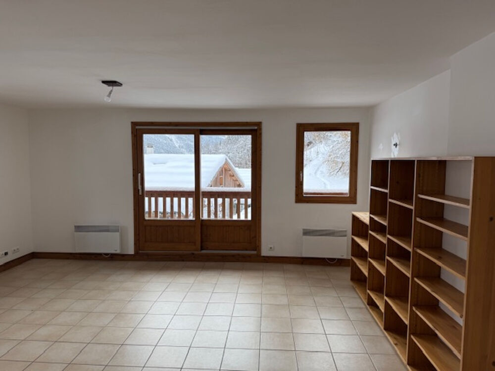 ACHAT-VENTE APPARTEMENT 4 piéces -Emplacement de Parking privatif couvert cave- vue exceptionnelle - 73350 CH