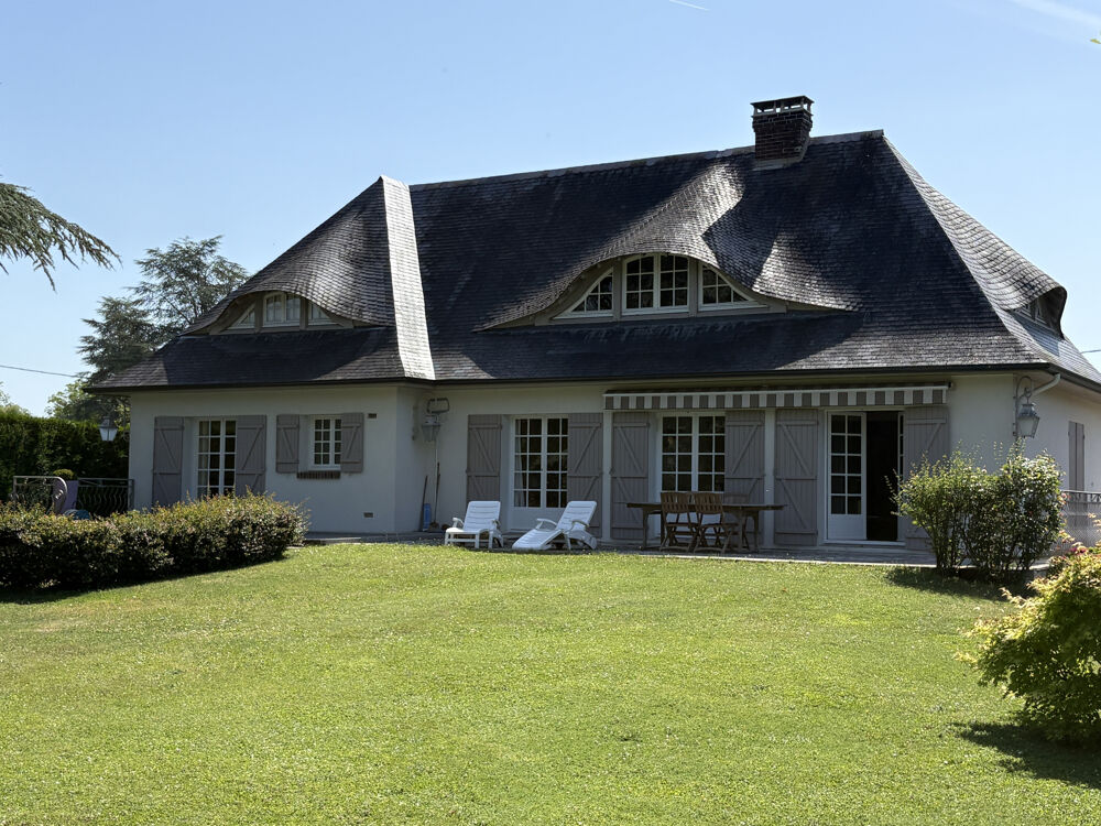 Dans résidence privée de la Vallée d'Eure, maison lumineuse vue sur un étang