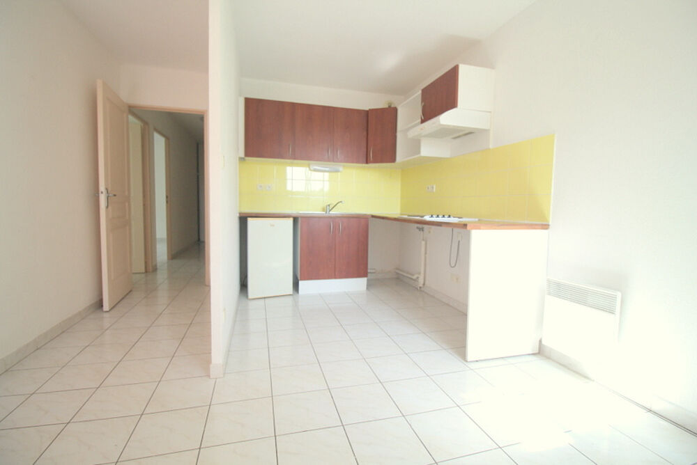 Bel appartement T3 avec terrasse, jardin, place de stationnement à Balaruc-Les-Bains