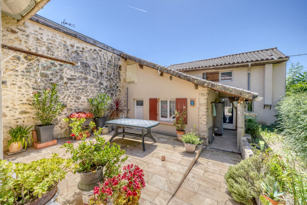 Maison 4 pièces en R+1 de 81m2 habitables avec atelier sur parcelle de 166m2