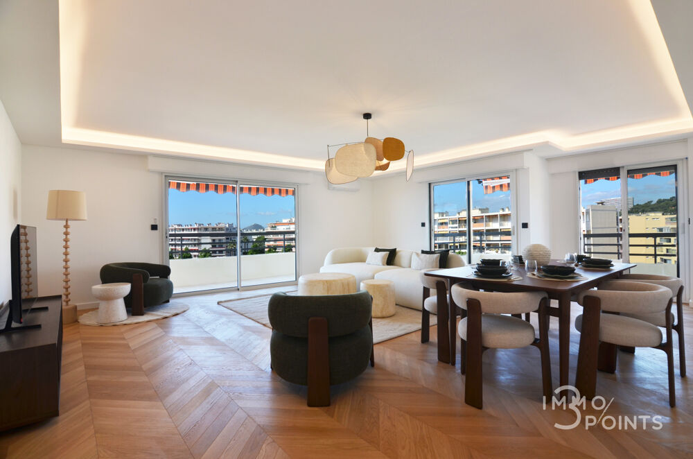 Magnifique appartement toit-terrasse d'environ 120m2 + solarium (135m2) Vue mer et montagnes panoramique