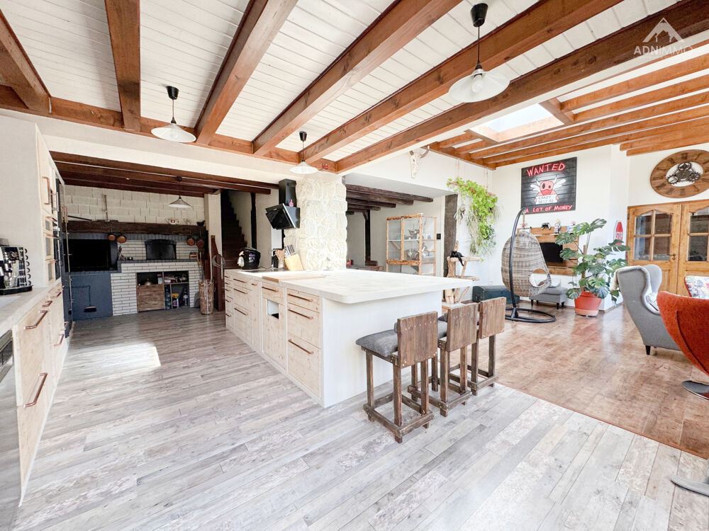 Maison 8 Pièces 330 m2