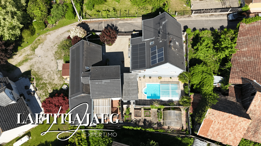 PROPRIÉTÉ AVEC UNE MAISON DHABITATION ET 2 GÎTES PISCINE CHAUFFÉE 30 000 € / AN PROCHE EUROPA PARK