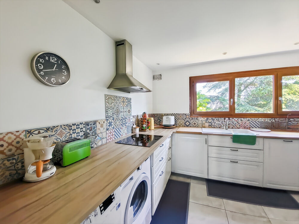 Vente Appartement Appartement F5 traversant de 100 m2 utiles + CAVE + PARKING + 2 BALCONS au 3 ème et dernier étage Chilly mazarin