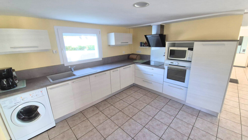 Vente Maison Belle maison de 190 m2 sur un grand terrain de 1393 m2  à 1 km de la plage Plomodiern