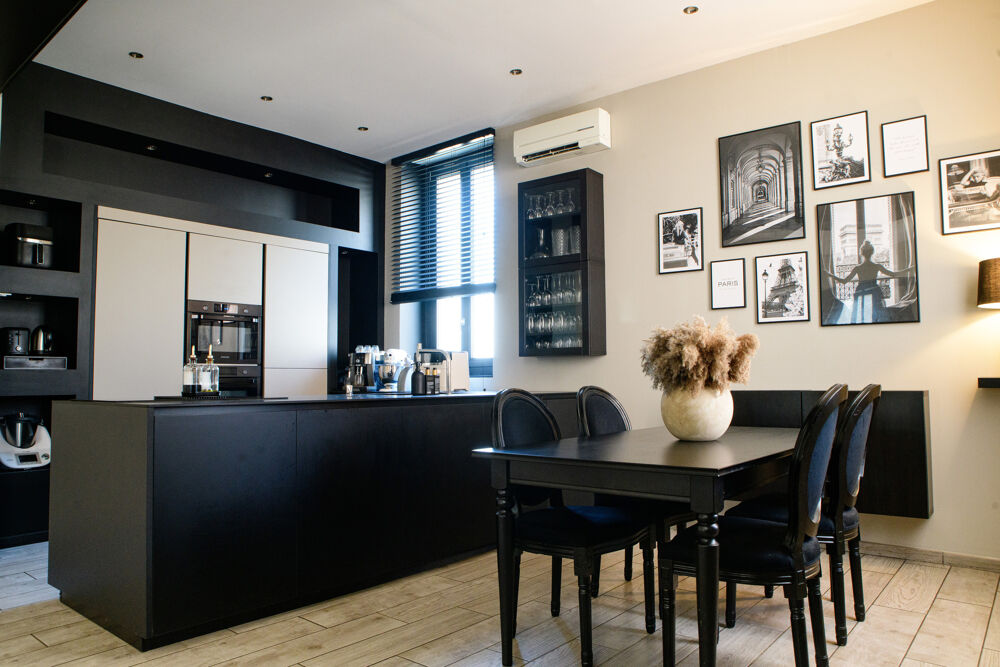 Vente Maison À vendre   Maison impeccable avec extérieur convivial   Lyon 8e Lyon 8