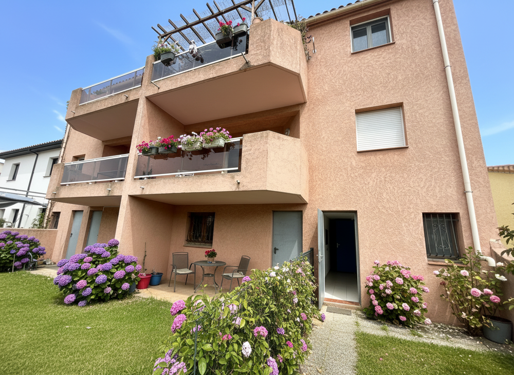 Appartement T4 de 84m2 avec jardin, place de parking et garage