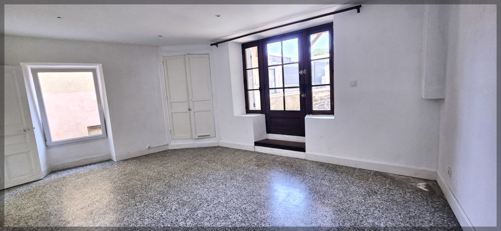 Vente Maison Maison de village en pierre   5 chambres   À deux pas du centre Alboussiere