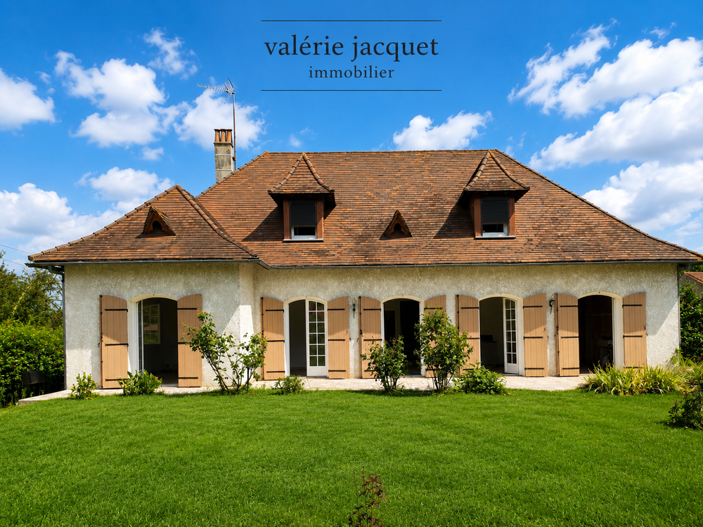 Maison familiale de 4 chambres avec vie de plain-pied 3 150 m2 de terrain À 5 minutes à pied du centre-vil