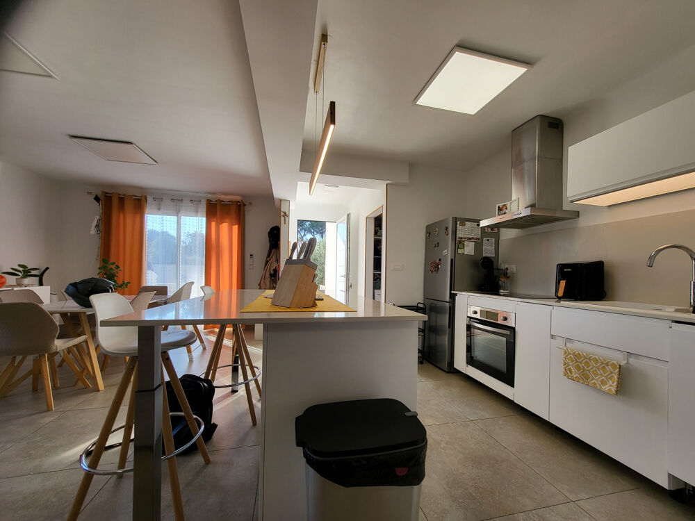 Vente Maison MARTIGUES LAVÉRA   LE CHARME D'UNE VILLA DE PLAIN-PIED, PISCINE ET 787 M2 DE TERRAIN SANS VIS-À-VIS Martigues