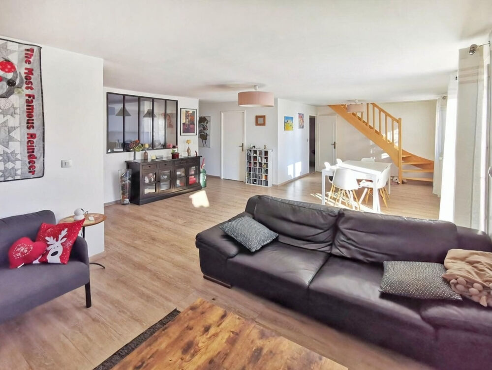 Maison 7-9P en excel. état sur 600m2 arboré, avec ss-sol total.