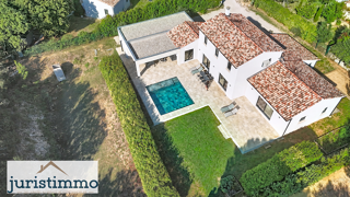 Vente Maison villa contemporaine épurée de 215m2 composée d'une maison principale et d'un logement indépendant + pièce 30m2 Uchaux