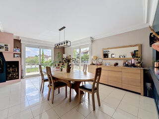  Maison à vendre 10 pièces 200 m²