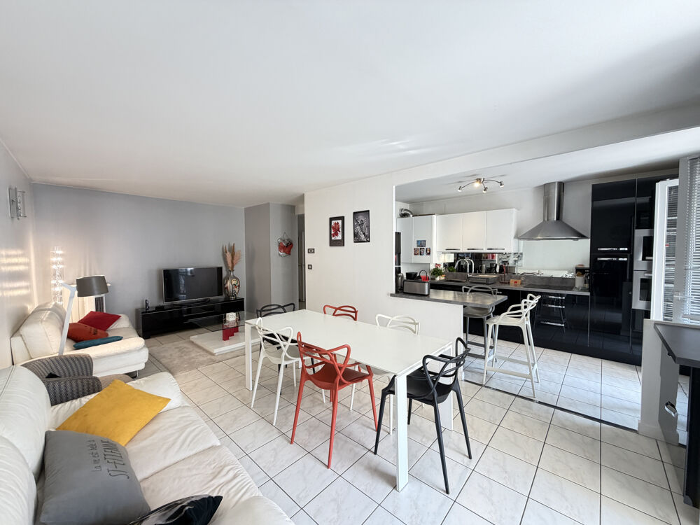Vente Appartement Très bel appartement traversant  de 90m2 dans résidence de standing avec terrasse de 20m2 et 3 chambres -  DPE : C St etienne