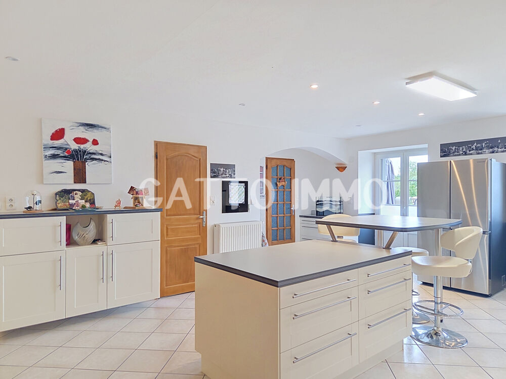 Vente Maison Maison de 260 m2 // Terrain de 452 m2 // 4 chambres // DPE  C // Terrasse // Jardin Delme