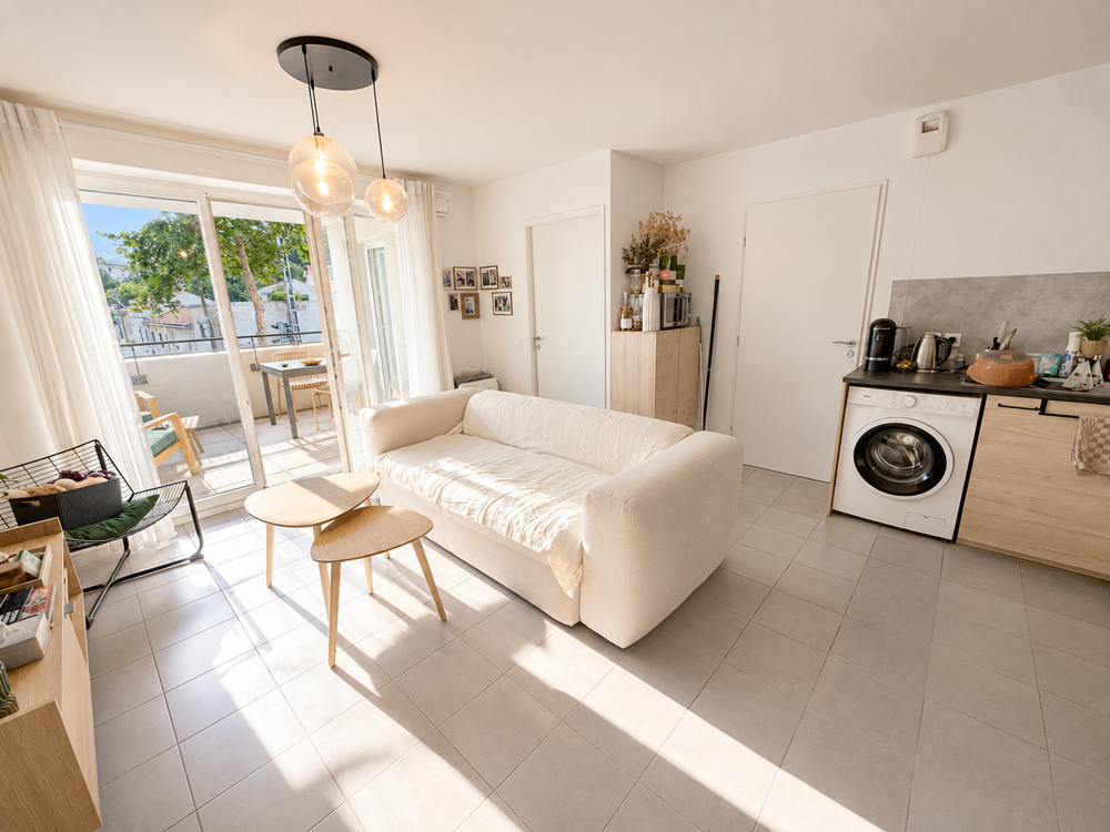T2 RÉCENT AVEC GRAND BALCON PLEIN SUD ET PARKING
