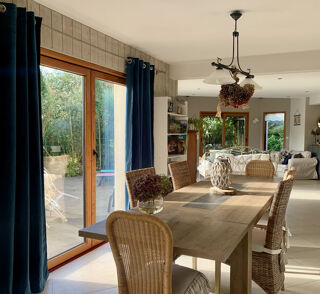  Propri�t�/ch�teau � vendre 10 pi�ces 323 m�