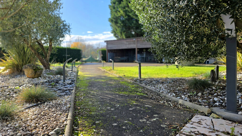 Vente Maison MAISON T7 - 159M2 EN CAMPAGNE AVEC DEPENDANCE, PISCINE, GARAGES ET JARDIN AUTOUR / PROCHE GABARRET Gabarret