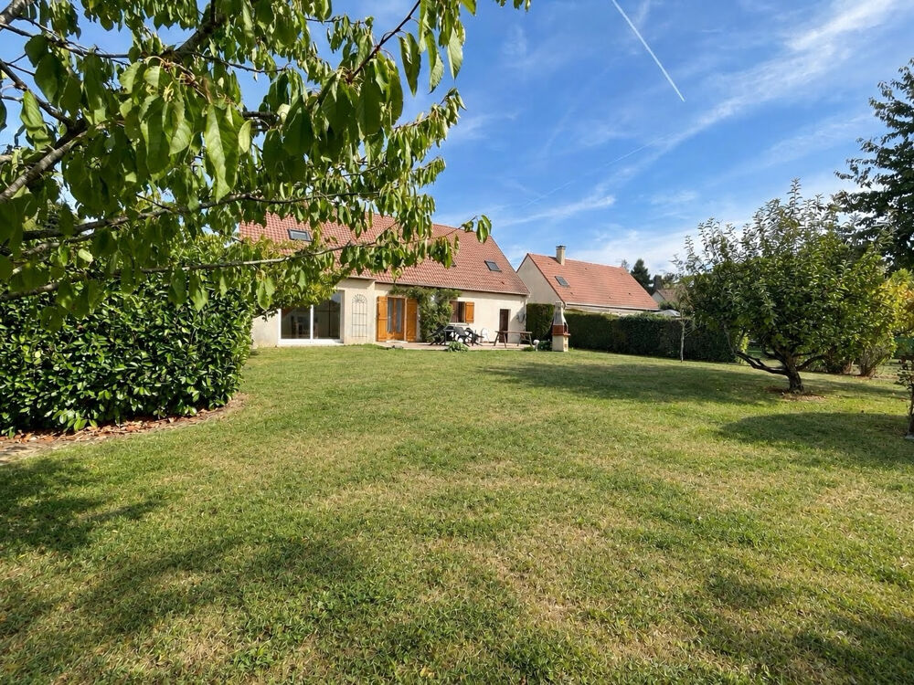 Maison familiale 5 chambres, 980 m2 de jardin.