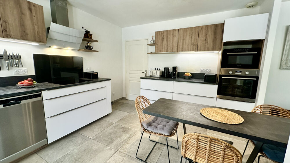Villa de plain-pied rénovée avec piscine, jardin de 1 200 m2 Proche Sommières