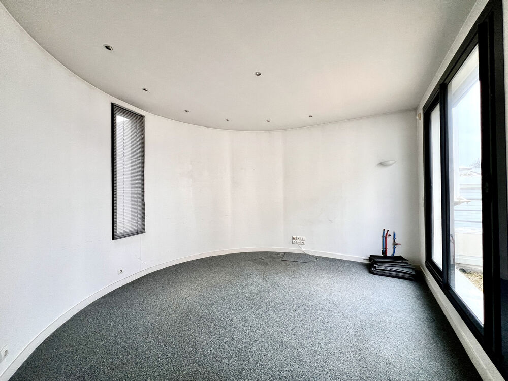 Vente Maison OPPORTUNITÉ EXCEPTIONNELLE : Transformez cet immeuble d'archi en unemaison individuelle de 3 chambres La rochelle