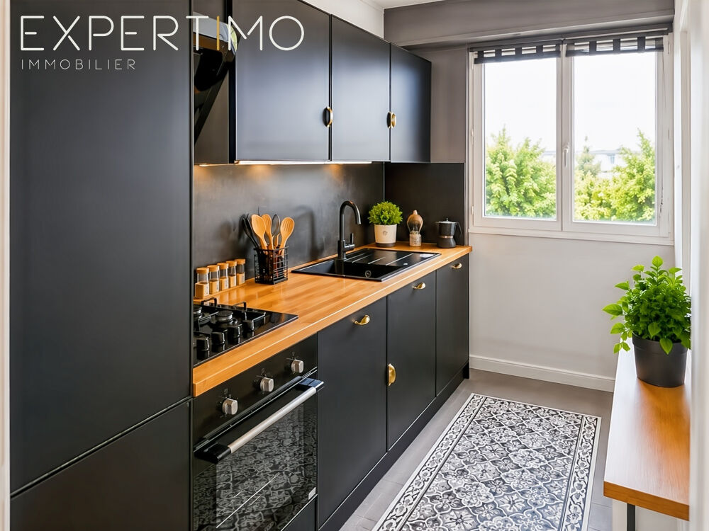 Appartement 4 pièces avec parking avec vue dégagée au coeur d'Etampes - proche Gare, écoles et RN20