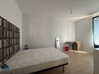  Appartement à louer 4 pièces 79 m²