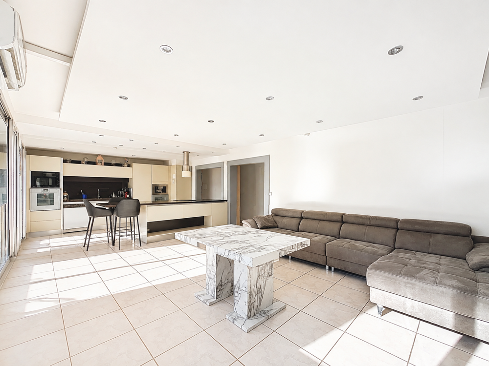Décines-Charpieu Appartement T4 95 m2 avec balcon et climatisation