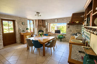  Propri�t�/ch�teau � vendre 9 pi�ces 255 m�