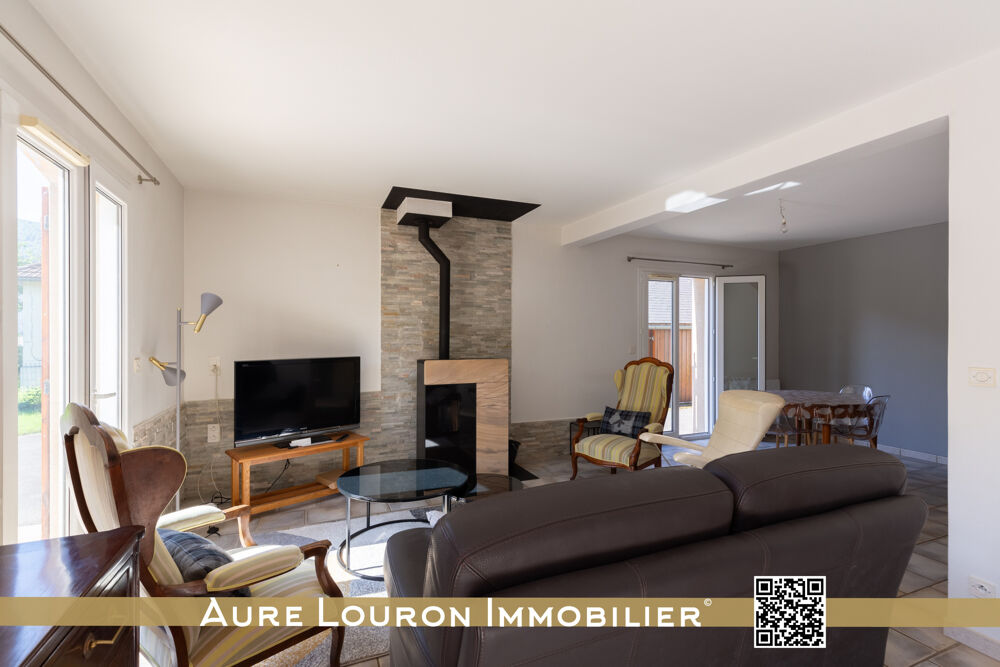 Vente Maison MAISON AVEC GARAGE 6 PIECES 148m2 AU CŒUR DE SARRANCOLIN (PORTE DES VALLÉES D'AURE & LOURON). Sarrancolin
