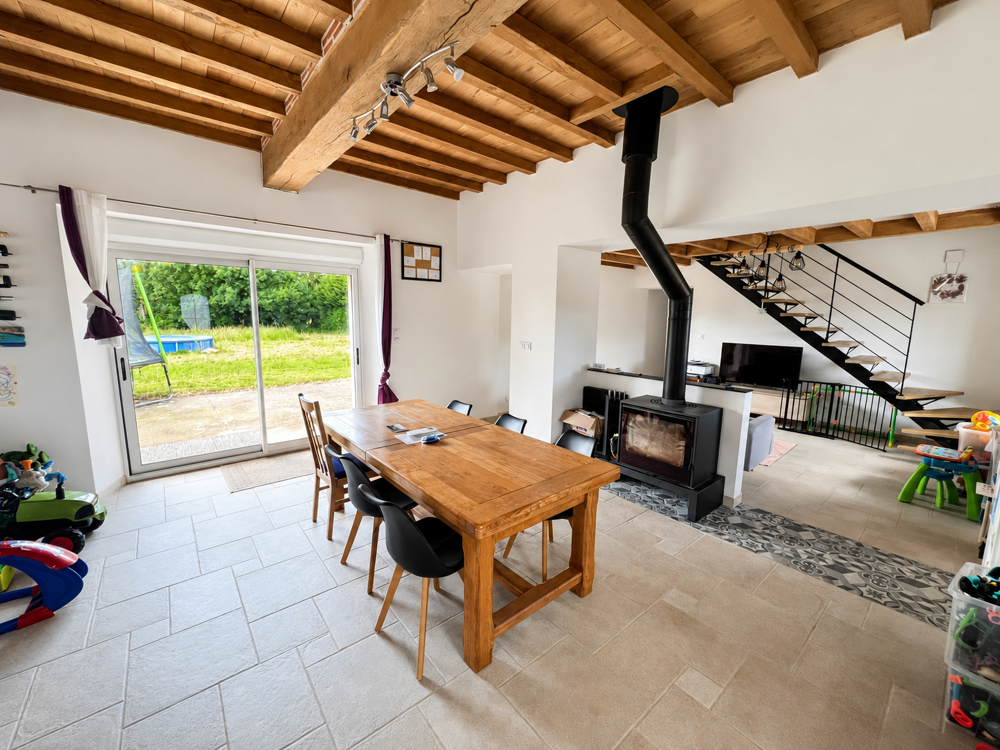Vente Ferme FERME 4 CHAMBRES avec garage sur 1,4ha Dommartin