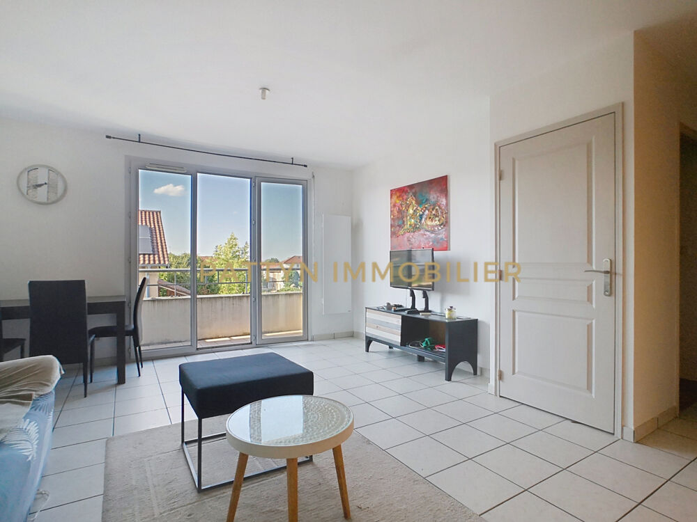 Vente Appartement Un dernier étage avec ascenseur, cave, balcon et vue dégagée, au cœur du village Amberieux en dombes