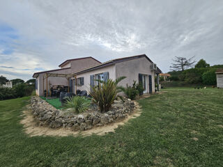 Vente Maison Plain pied familial surmonté d'une tour Vares