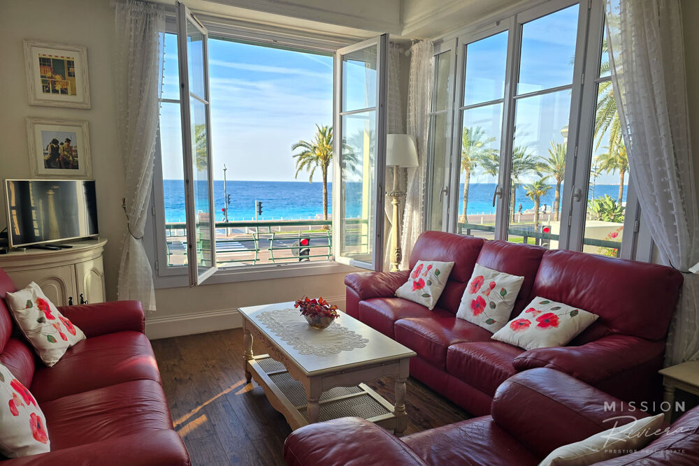 Vente Appartement Appartement de deux chambres avec vue mer sur la Promenade des Anglais Nice