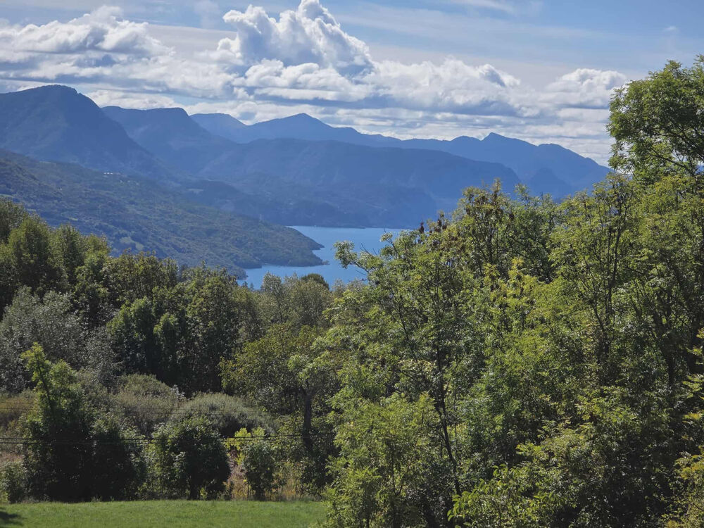 Vente Terrain Beau terrain  constructible avec une vue montagne et lac dans un cadre nature Puy st eusebe