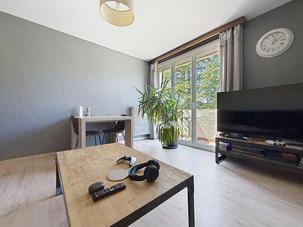 Résidence du Stade // Appartement type 4 // Quatrième étage avec balcon