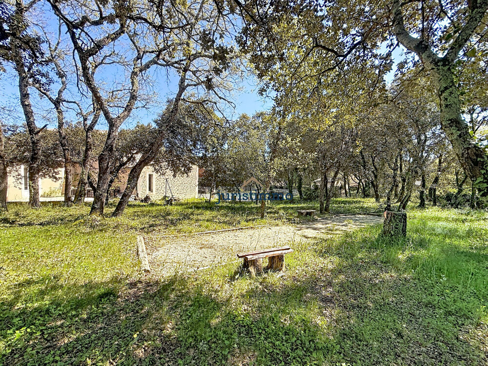 Belle villa avec piscine et studio dans environnement naturel préservé