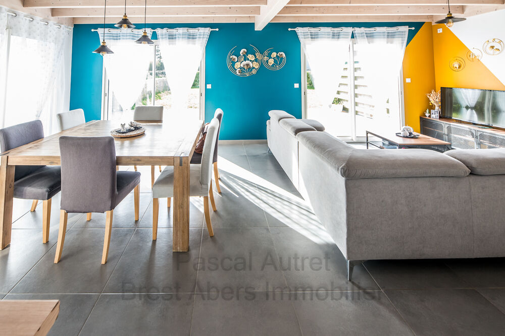 Vente Maison Pascal Autret vous présente cette maison en bois de 104m2 sur sous-sol complet St pabu