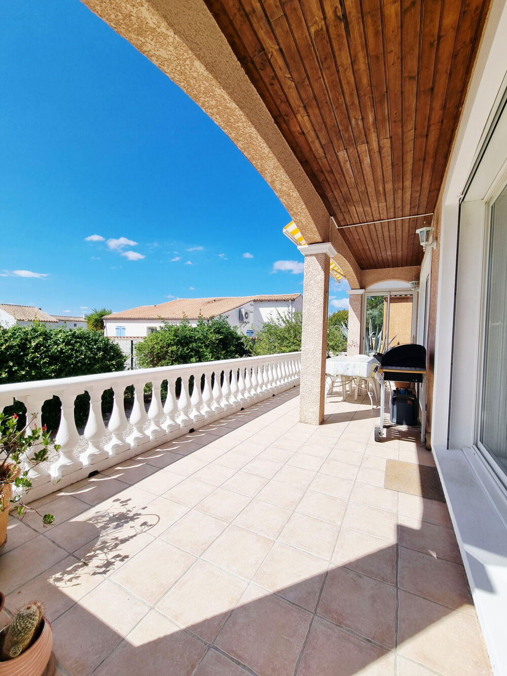 Villa 5 pièces de 109 m2 Piscine Espace bien-être Garage Conilhac-Corbières (11200)