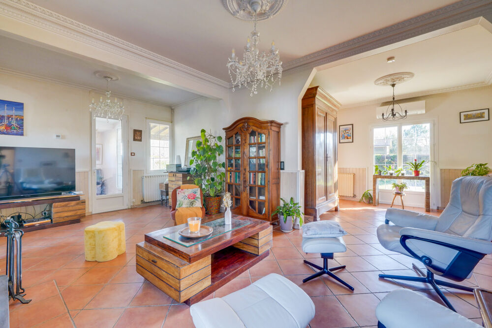 Maison 6 pièces 132m2 habitables avec terrasses sur parcelle d'environ 1057m2