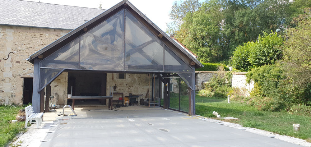 GRANDE MAISON AVEC PISCINE
