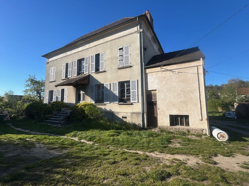 MARCOUSSIS - Propriété de type F7 - 246 m2 hab - Jardin d'env. 2 100 m2 - Grange