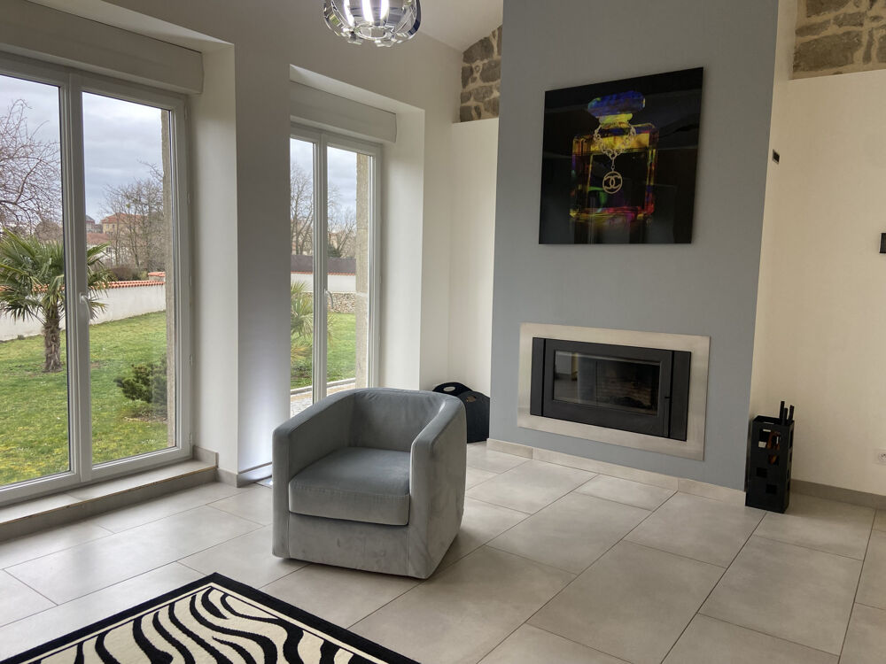 Vente Maison MAISON DE CARACTERE DE 216 M2  SUR 1400M2 DE TERRAIN CONSTRUCTIBLE Montbrison