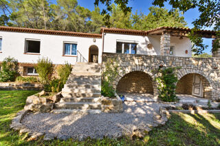 Vente Maison Le Luc-en-Provence   Maison de 119 m2 avec piscine, 11 000 m2 de terrain Le luc